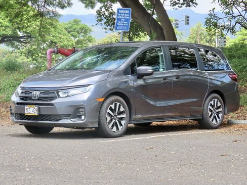 Used 2026 Honda Odyssey EX-L image 2