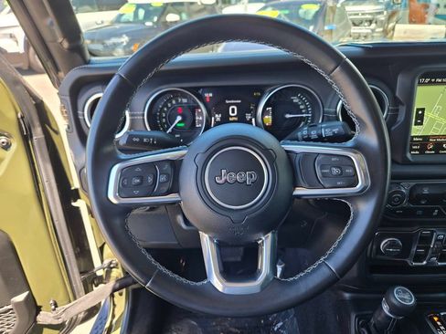 Used 2022 Jeep Wrangler Unlimited Sahara AWD/4WD image 20