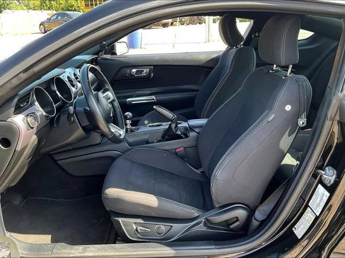 Used 2016 Ford Mustang Coupe RWD image 22