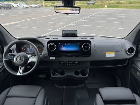 New 2025 Mercedes-Benz Sprinter 2500 image 6