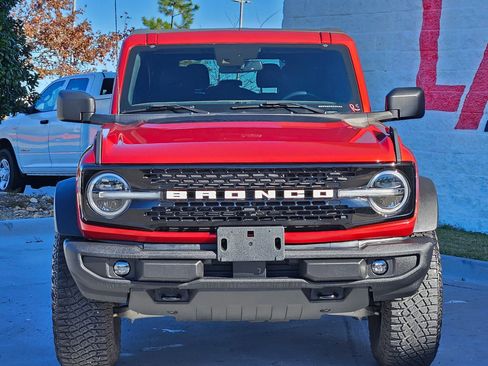 Used 2022 Ford Bronco Wildtrak image 2