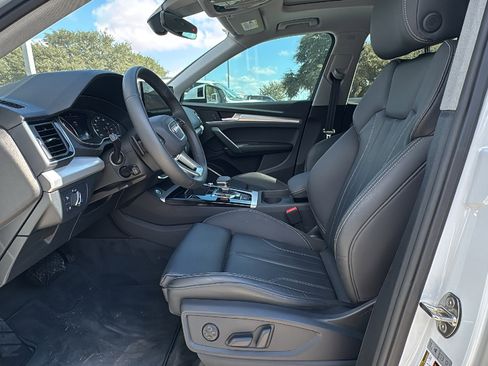 Certified 2024 Audi Q5 2.0T Premium w/ Convenience Package image 9