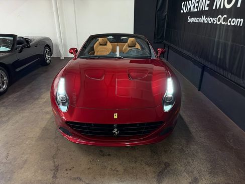 Used 2017 Ferrari California T image 2