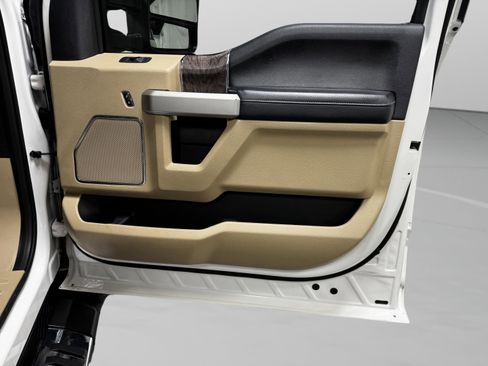 Used 2018 Ford F250 Lariat w/ Lariat Ultimate Package image 42