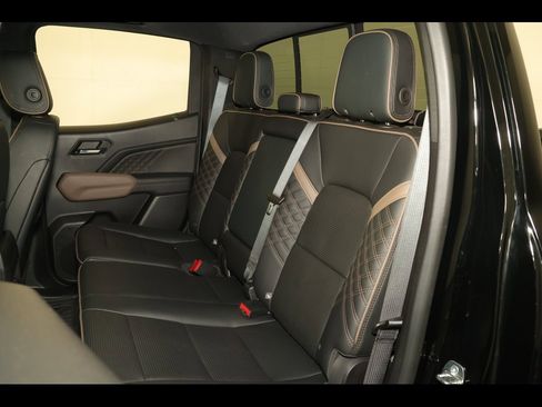 Used 2023 GMC Canyon Denali image 33