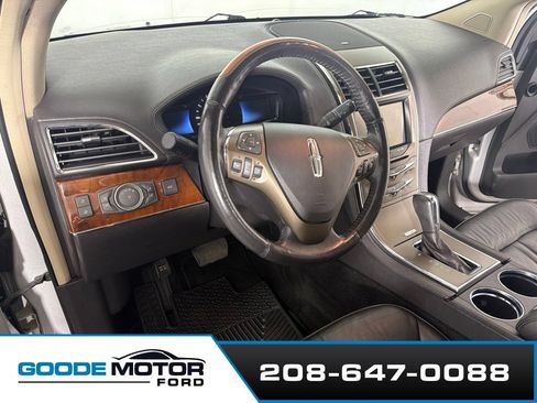Used 2013 Lincoln MKX AWD image 8