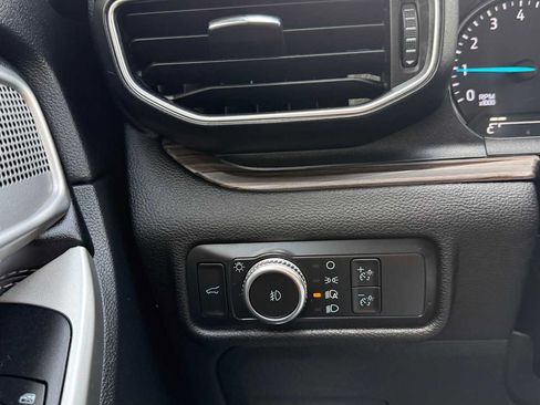 Used 2022 Ford Explorer Limited w/ Equipment Group 301A AWD/4WD image 15