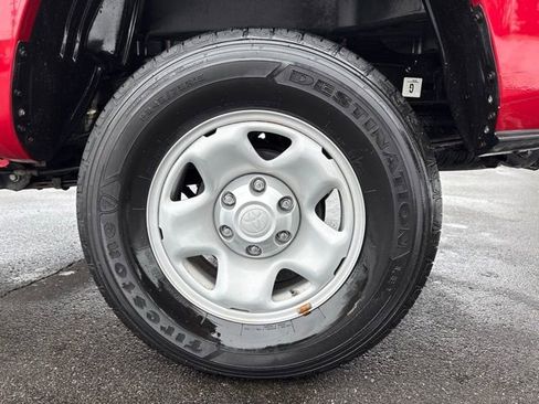 Used 2022 Toyota Tacoma SR image 13