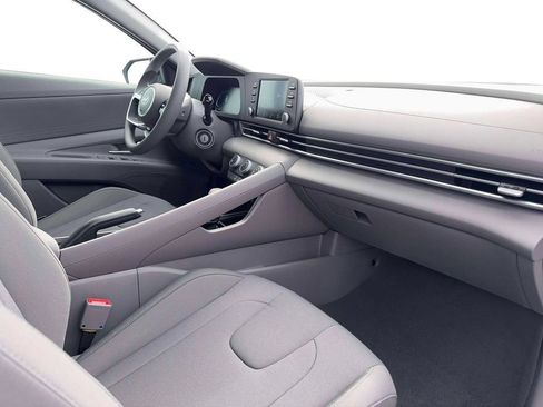 Used 2026 Hyundai Elantra SE FWD image 15