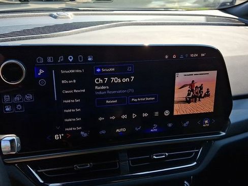 Used 2025 Chevrolet Equinox EV RS FWD image 19