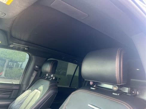 Used 2023 Ford Expedition Platinum image 7