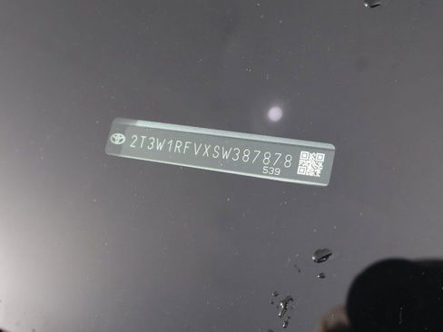 Used 2025 Toyota RAV4 XLE image 44