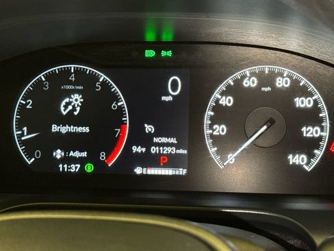 Certified 2025 Honda HR-V LX image 30