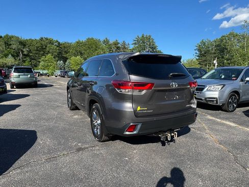 Used 2019 Toyota Highlander Limited Platinum AWD/4WD image 9