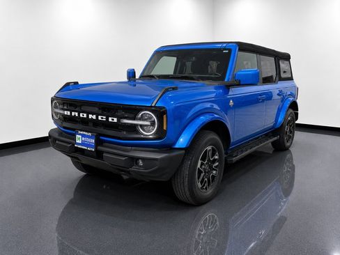 Used 2024 Ford Bronco Outer Banks AWD/4WD image 1