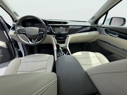 Used 2024 Cadillac XT6 Premium Luxury w/ LPO, Floor Liner Package AWD/4WD image 2
