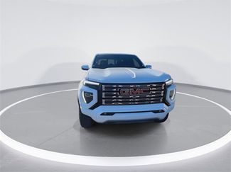 New 2026 GMC Canyon Denali video 3