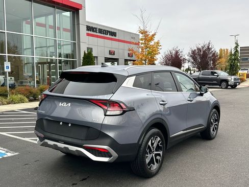 Used 2023 Kia Sportage EX image 3