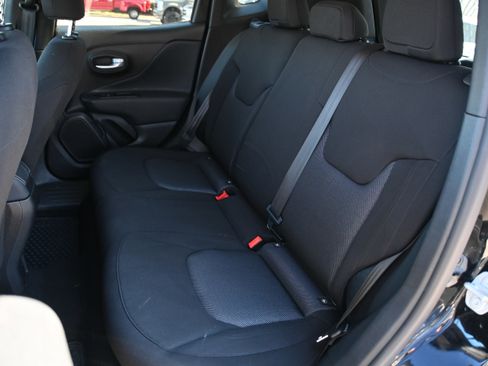 Used 2023 Jeep Renegade Latitude image 10