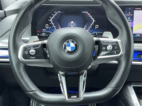 Used 2025 BMW 740i w/ Premium Package image 18