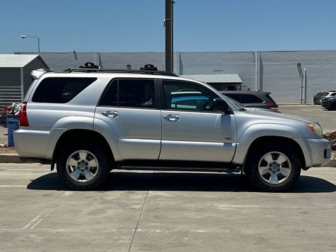 Used 2006 Toyota 4Runner SR5 RWD image 9