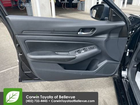 Used 2025 Nissan Altima 2.5 SV FWD image 10