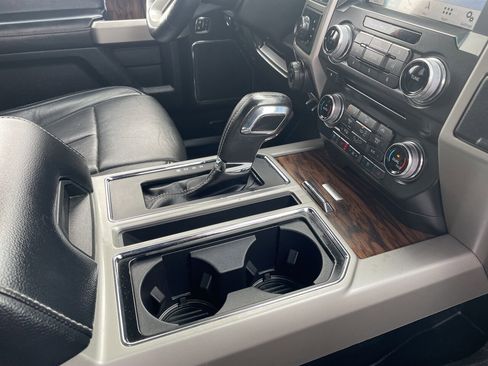 Used 2018 Ford F150 Lariat w/ Equipment Group 502A Luxury image 10