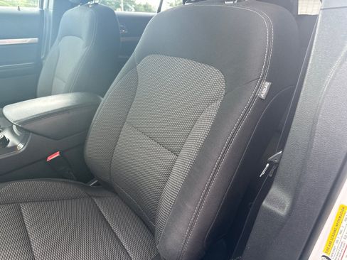 Used 2019 Ford Explorer XLT w/ Equipment Group 201A AWD/4WD image 19