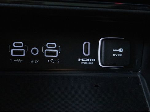 Used 2023 Jeep Grand Cherokee 4WD 4xe w/ Luxury Tech Group II image 23