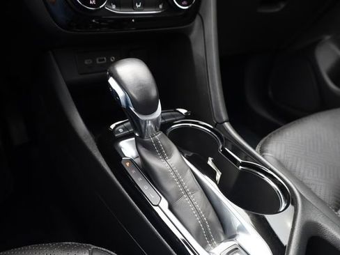 Used 2022 Buick Encore GX Essence w/ Experience Buick Package image 25