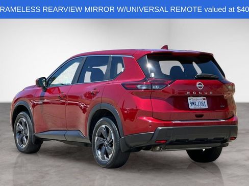 Used 2024 Nissan Rogue SV FWD image 3