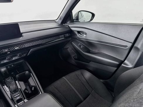 Used 2025 Honda Accord Sport image 25