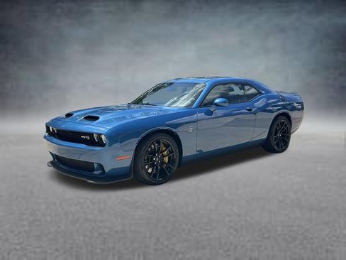 Used 2023 Dodge Challenger SRT Hellcat RWD image 2