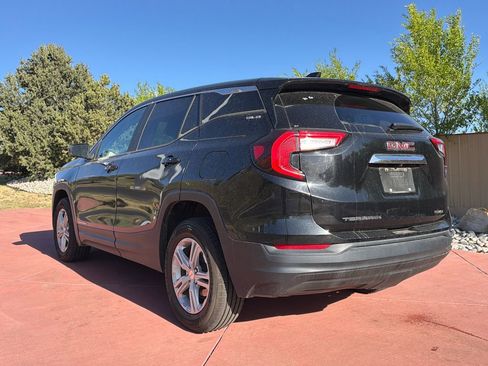Used 2024 GMC Terrain SLE AWD/4WD image 5