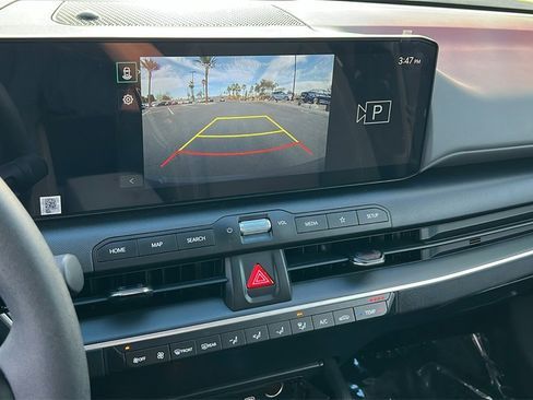 Used 2025 Kia K4 LXS image 16