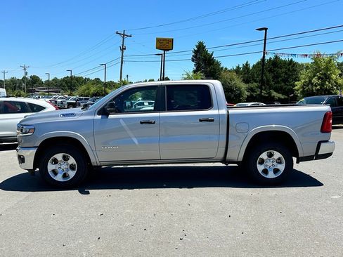Used 2025 RAM 1500 Big Horn AWD/4WD image 3