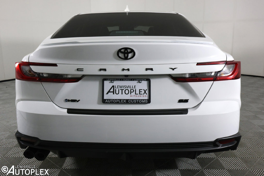 Used 2025 Toyota Camry SE w/ Convenience Package FWD image 6