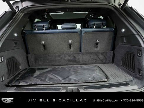 Certified 2025 Cadillac Escalade IQ Luxury 2 w/ LPO, Premium Carpet Package AWD/4WD image 31
