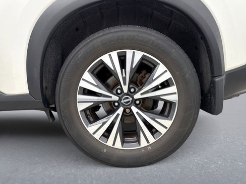 Used 2023 Nissan Rogue SV AWD/4WD image 12