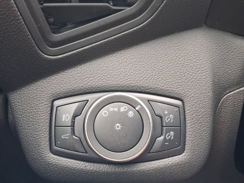 Used 2019 Ford Escape SE FWD image 15