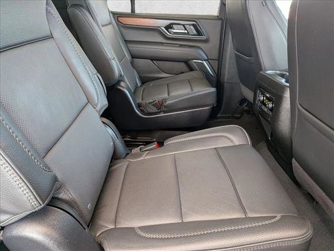 Used 2025 GMC Yukon Denali AWD/4WD image 21