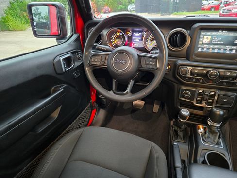 Used 2023 Jeep Wrangler Unlimited Sport AWD/4WD image 9