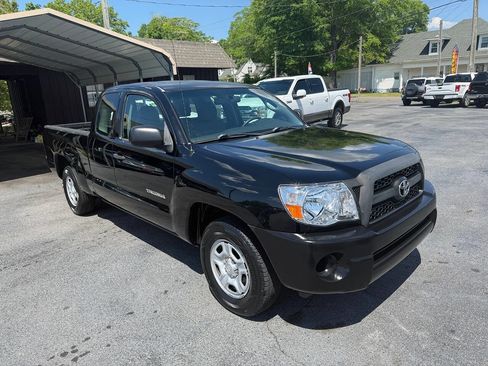 Used 2011 Toyota Tacoma 2WD Access Cab image 1