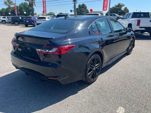 Used 2026 Toyota Camry Hybrid image 3