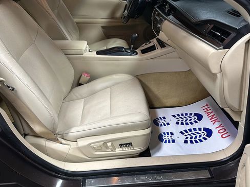 Used 2013 Lexus ES 350 w/ Luxury Pkg image 16