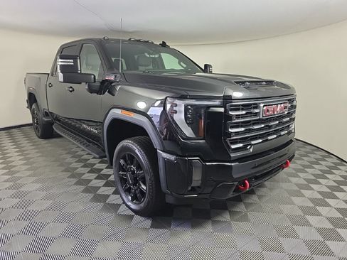 Used 2024 GMC Sierra 2500 AT4 w/ AT4 Premium Plus Package AWD/4WD image 7