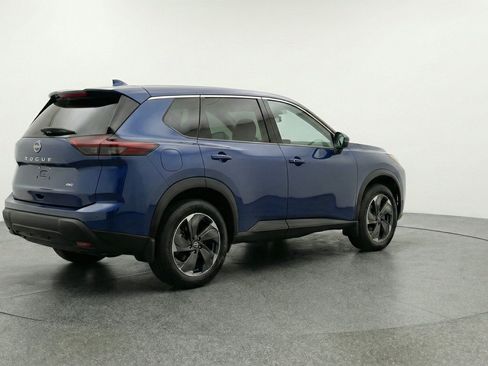Used 2025 Nissan Rogue SV AWD/4WD image 9