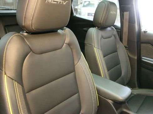 Used 2025 Chevrolet TrailBlazer ACTIV w/ Convenience Package AWD/4WD image 10