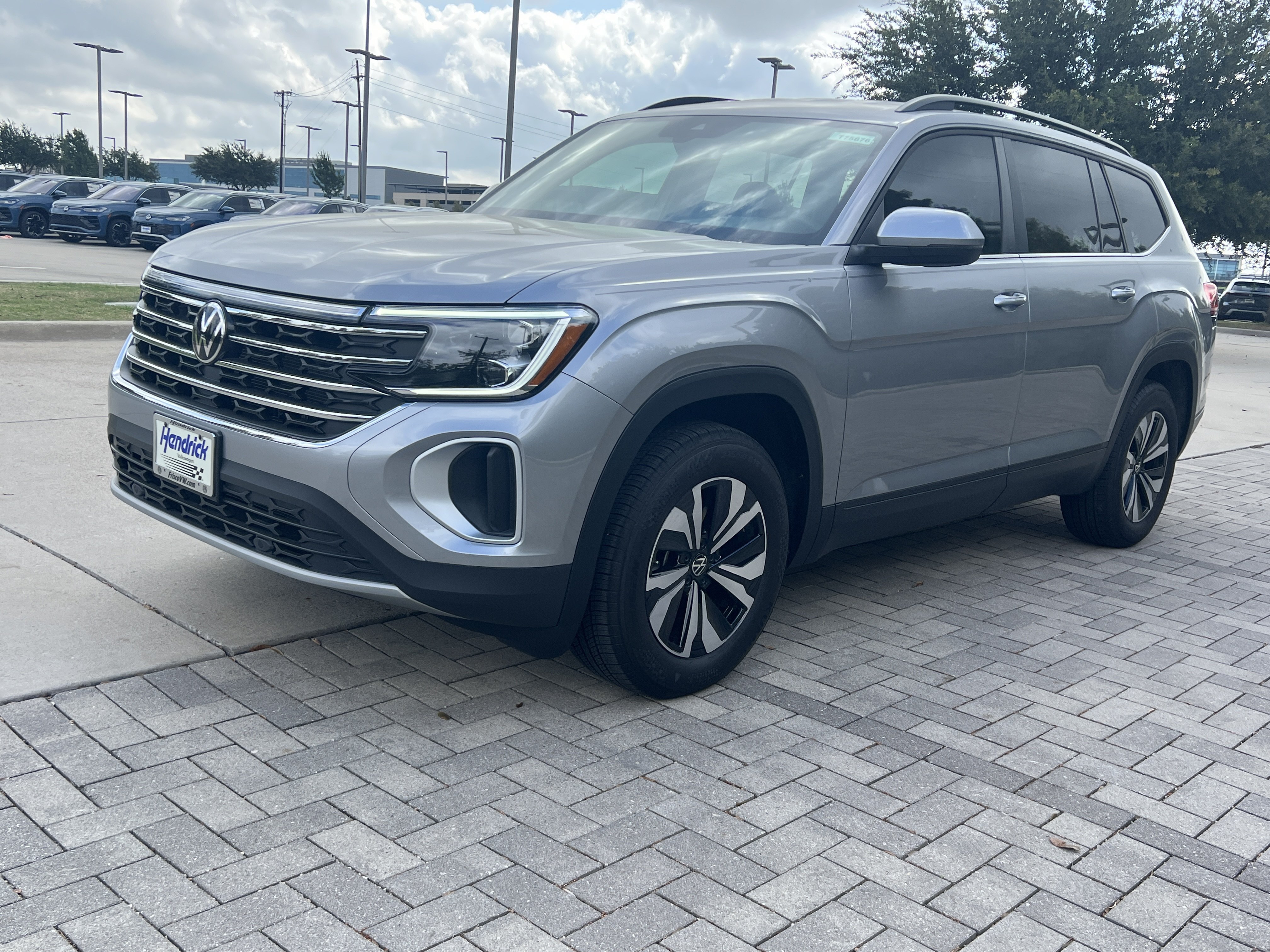 Certified 2026 Volkswagen Atlas SE FWD image 4