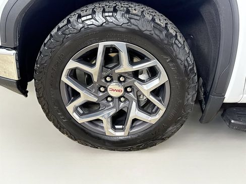 Used 2023 GMC Sierra 1500 SLT w/ SLT Premium Package AWD/4WD image 28